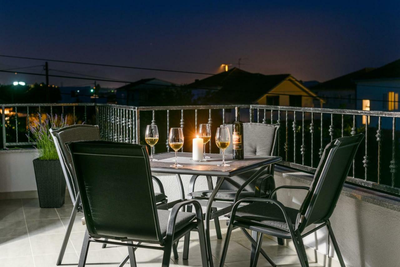 Villa Apartment Aa 2 Trogir Luaran gambar